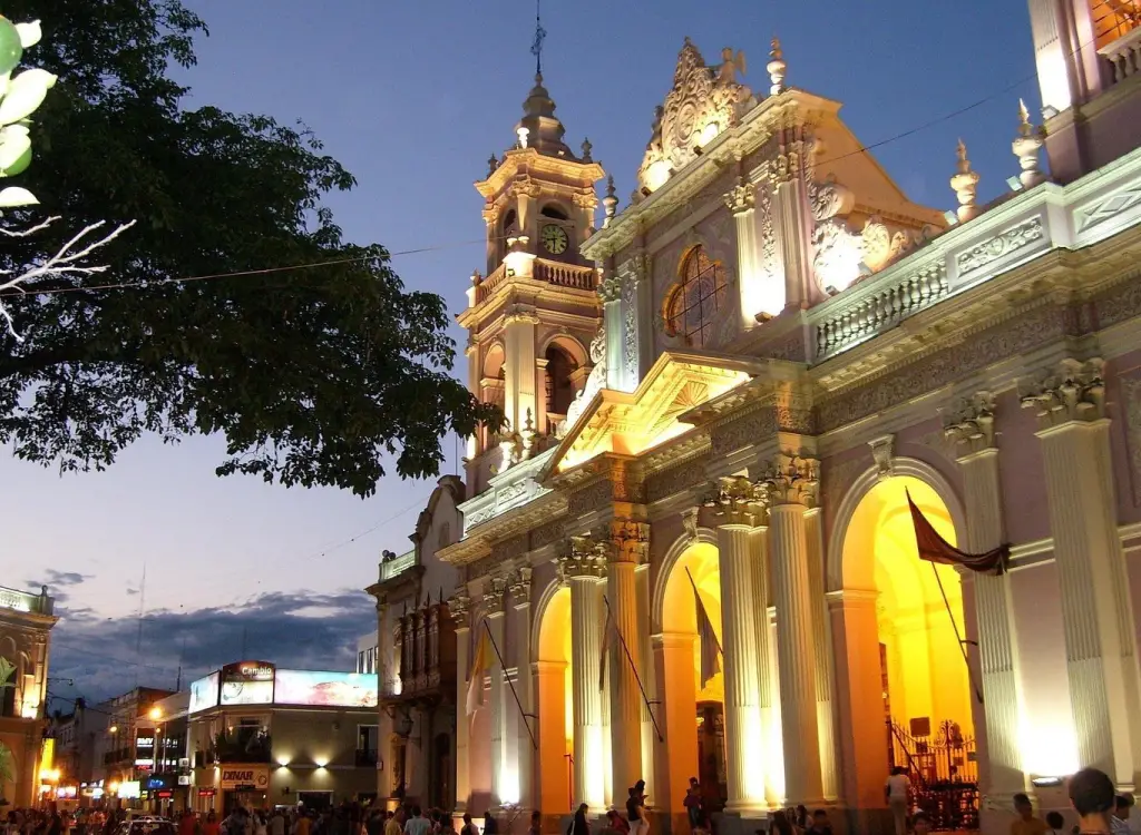 plaza-salta-argentina
