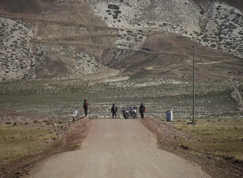 dirt-road-adventure-motorcycling