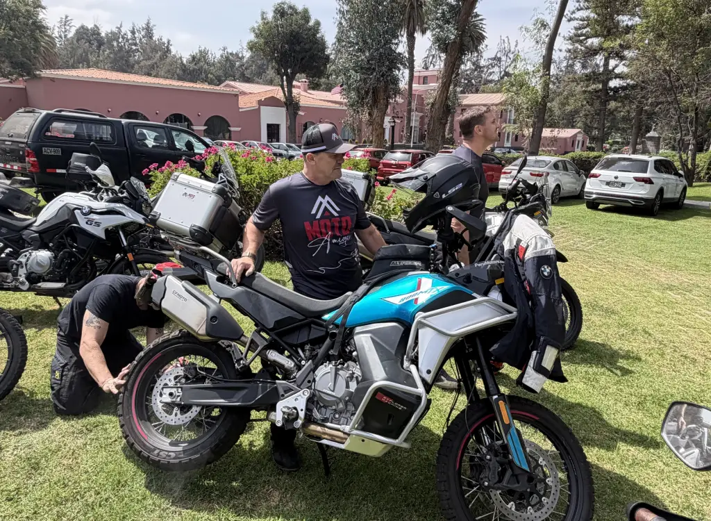 Motoamigos adventure motorcycle peru