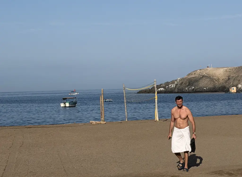 Swimming caleta san jose peru