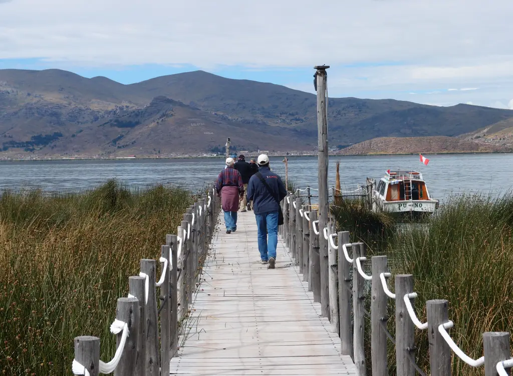 boat-ride-lago-titicaca-puno-motorcycle-tour