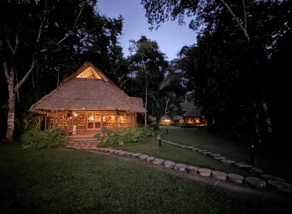 Evening tambopatya inkaterra peru