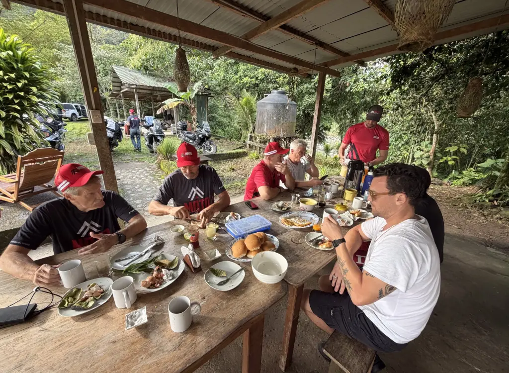 Breakfast casa maniere quince mil peru