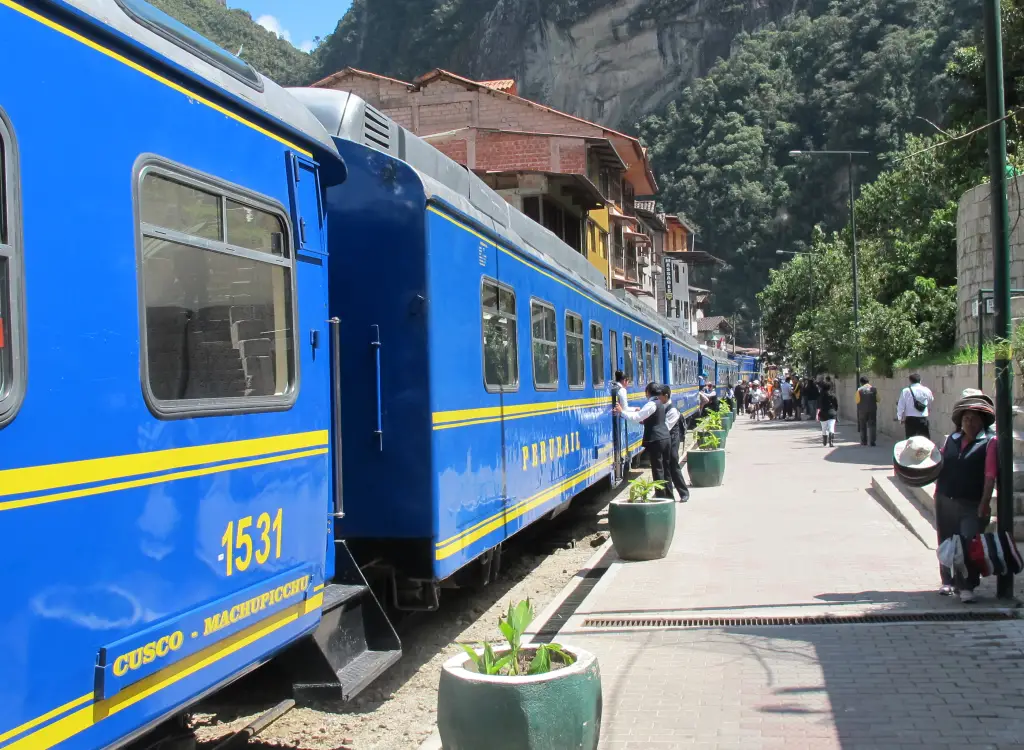 machu-picchu-train-motorcycle-tour
