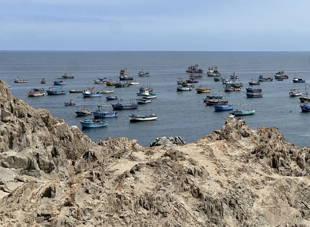 fishing-boat-peru-pacifico-motoamigos