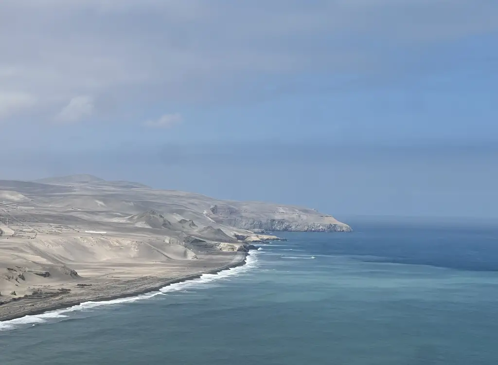 peru-coastline-pacific-motoamigos