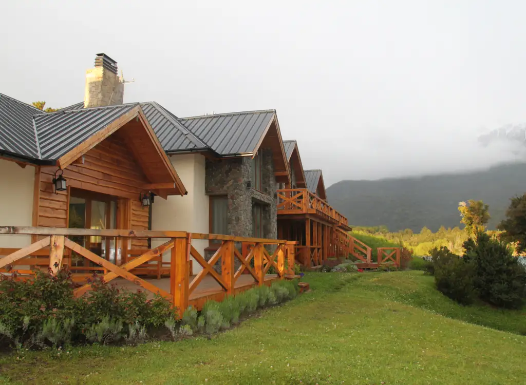 hotel-fishing-lodge-patagonia-motorcycle-tours-motoamigos