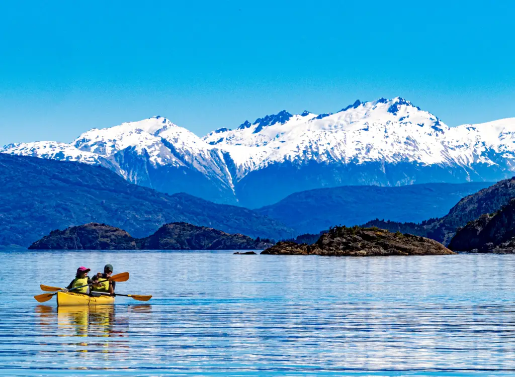 patagonia-canoe-lakes-motorcyle