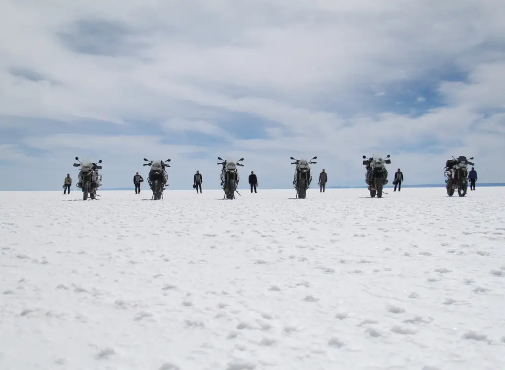 motocycles-riders-uyuni-bolivia