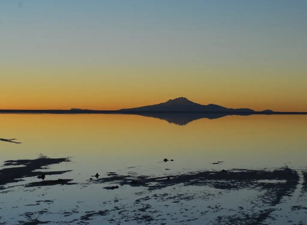 sunset-uyuni-motorcycle-tour